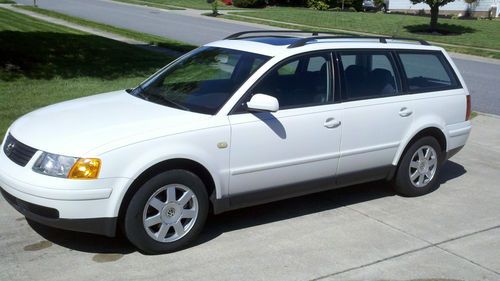 2000 volkswagen passat gls wagon 4-door 1.8l