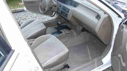 1994 Honda Civic DX Sedan 4-Door 1.5L, image 5