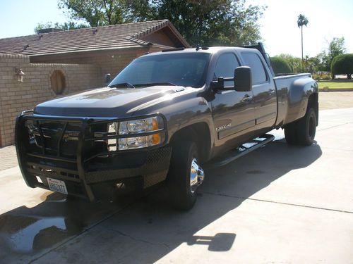 2008 chevy silverado 4x4 ltz duramax diesel fully loaded!!