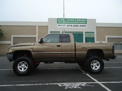 2000  dodge ram 1500 lifted, 4x4 off road, leather, look!!!