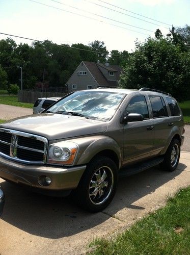 2004 dodge durango slt, navigation, dvd, 3rd row, 20's