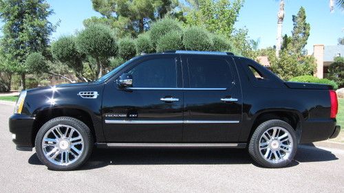 Cadillac escalade ext (2012) mint condition