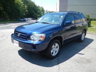 Base 2.4l 4 cyl 19 mpg city 25 mpg hwy 4x4 4 wheel drive 5 passenger seating