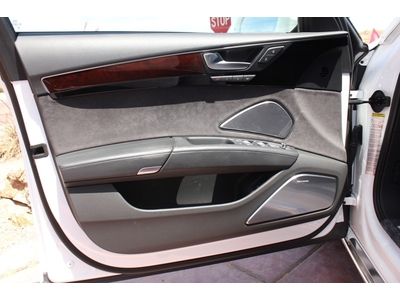 Premium PackageNavigation Panoramic Sunroof Bang & Olufsen Sound System Leather, image 32