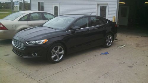 2013 ford fusion se appearance pkg. 1.6l ecoboost 1,600 mi tuxedo black metallic