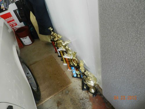 WHITE EXTERIOR, BURGUNDY INTERIOR, V8, MINT CONDITION, ALL ORIGINAL, GARAGE KEPT, US $18,000.00, image 17