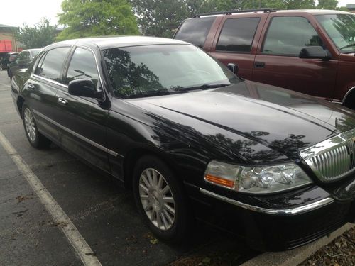 loaded 2003 Lincoln Town Car!, image 2