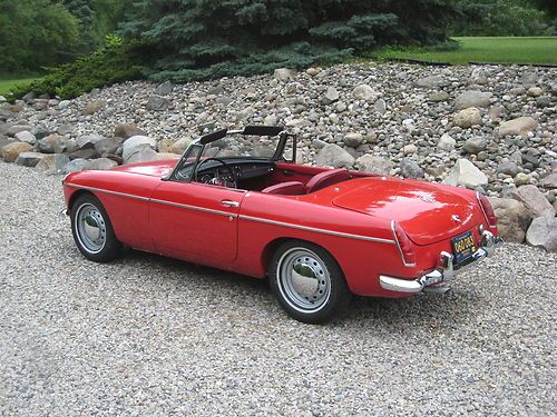 1964 MGB Roadster, very original, rotisseri type restoration, matching numbers, image 3