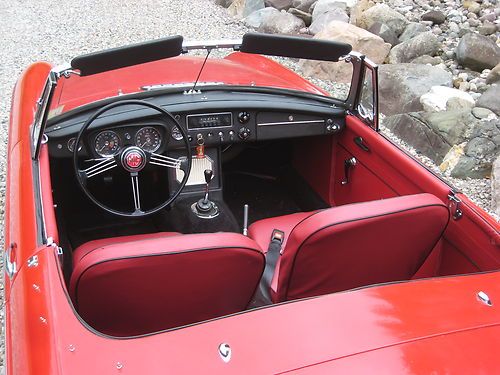1964 MGB Roadster, very original, rotisseri type restoration, matching numbers, image 5