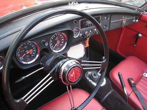 1964 MGB Roadster, very original, rotisseri type restoration, matching numbers, image 16