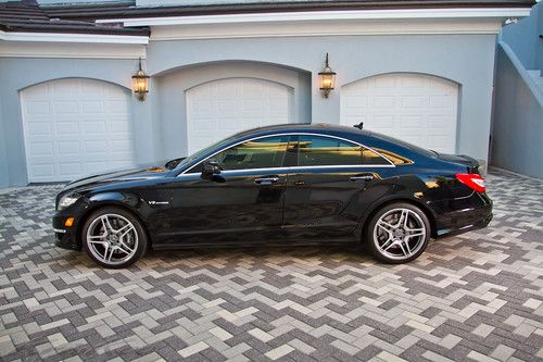 2013 mercedes benz cls63 amg |&lt; 600 miles | like new | carbon fiber | twin turbo