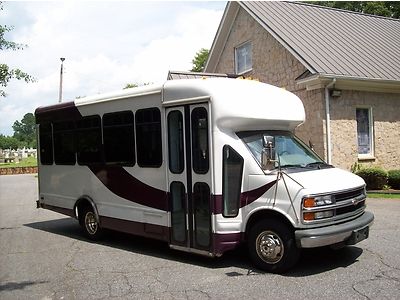 21 passenger church bus front rear a/c camp daycare van runs excellent only 100k