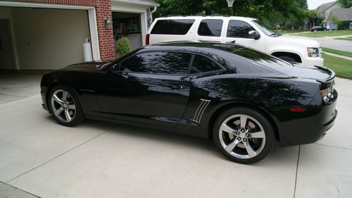 2011 chevrolet camaro ss coupe 2-door 6.2l