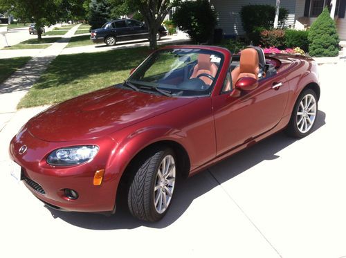 2007 mazda mx-5 miata grand touring retractable hard-top convertible