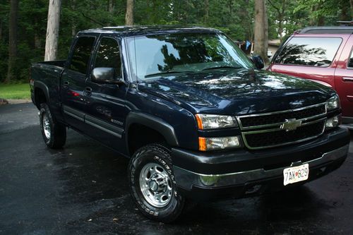 2006 chevrolet silverado 2500 hd lt 4x4 crew cab pickup 4-door 6.0l 64k miles