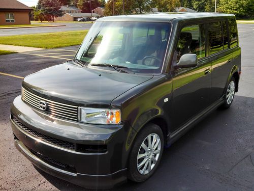 2004 scion xb (( 1.5 liter 4 cylinder / 5-speed manual )) no reserve auction! nr