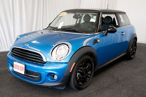 2012 mini cooper base hatchback 2-door 1.6l lightning blue metallic