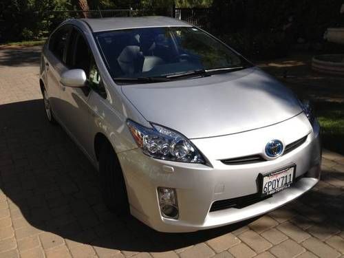 2011 toyota prius five loaded nav leather