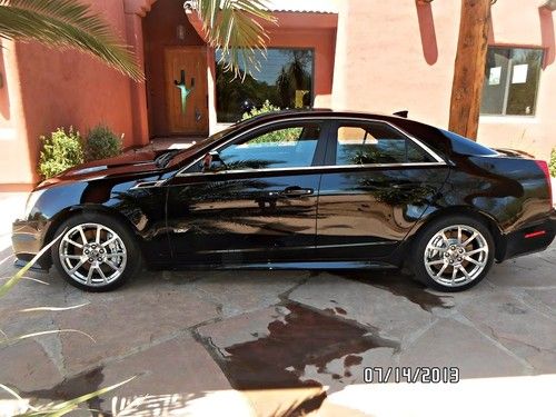 2011 cadillac cts-v - black - 13k miles - recaro - panoroof - 556 hp - mint