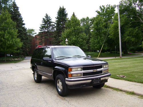 1999 chevrolet tahoe lt sport utility 2-door 5.7l