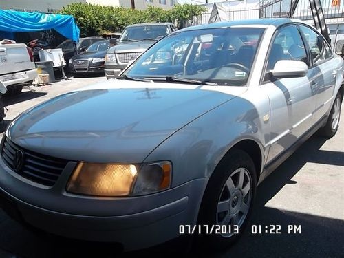 2000 volkswagen passat gls sedan 4-door 1.8l