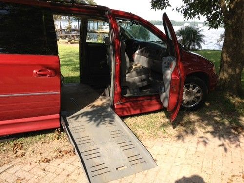 2007 chrysler town &amp; country limited mini van braun wheelchair conversion3.8l