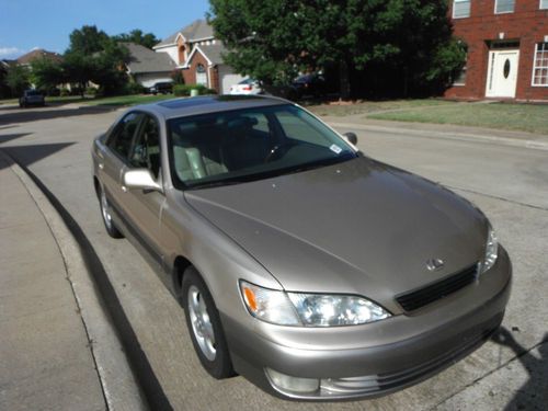 Very clean 1998 lexus es300 base sedan 4-door 3.0l