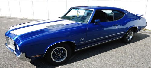 Beautiful 1971 olds cutlass holiday "s" with lots of original documentation