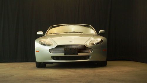 2006 vantage roadster / low miles manual trans.