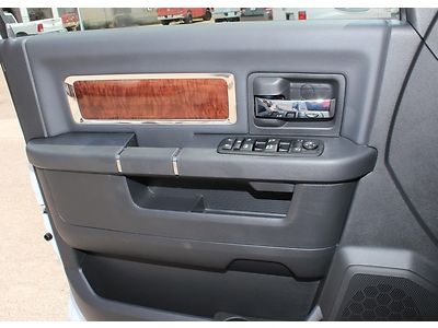Laramie HD 4x4 Leather Nerf Bars Bed Cover MP3 SIRIUS NAV Camera MOTO Metal Rims, image 16