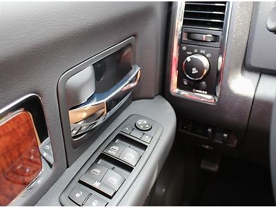 Laramie HD 4x4 Leather Nerf Bars Bed Cover MP3 SIRIUS NAV Camera MOTO Metal Rims, image 29