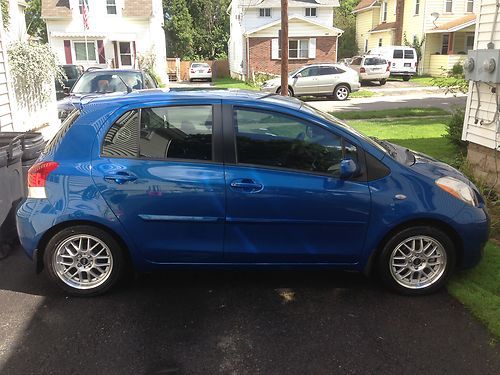 2011 toyota yaris base hatchback 4-door 1.5l