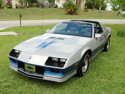 1982 camaro z - 28  pace car