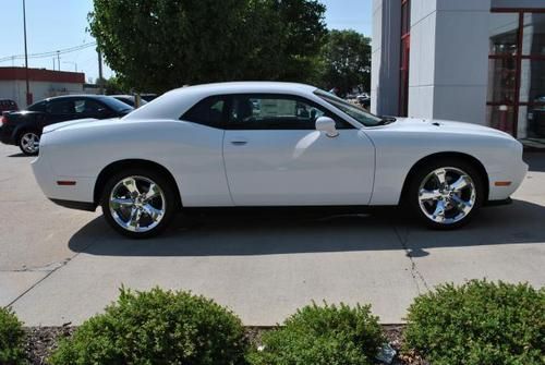 2014 dodge challenger sxt