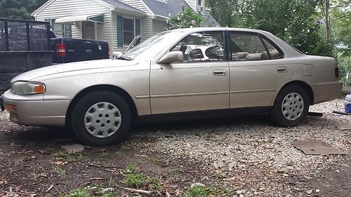 Basic transportation some dents/scratches/minor rust 1995 toyota camry"le"