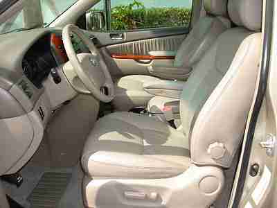 BEAUTIFUL SIENNA XLE - LOADED - LEATHER - POWER GLASS SUNROOF - LIKE NEW - LOOK!, image 11