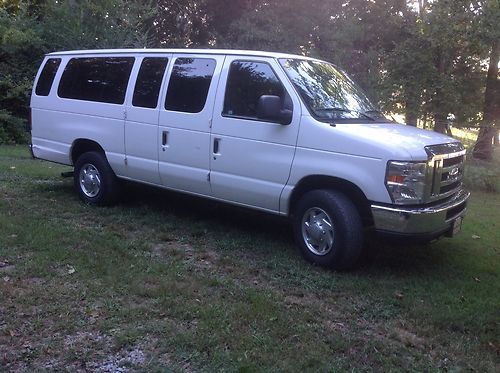 2010 ford e-350 super duty xlt extended passenger van 3-door 5.4l