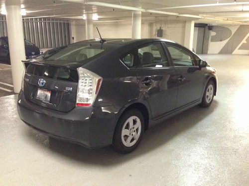2010 toyota prius iv w/nav, bluetooth, leather, jbl audio system