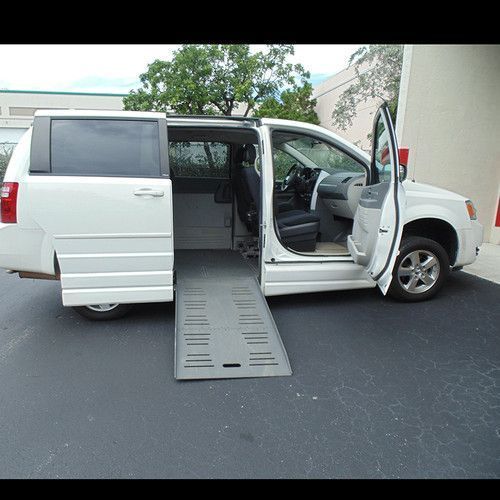 2010 dodge grand caravan se braun conversion wheelchair handicap van mint nr