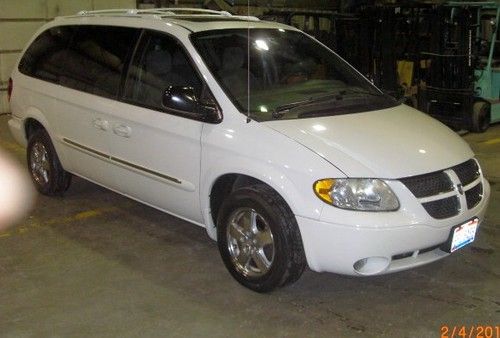 2003 dodge grand caravan es, loaded including moon roof, seven passanger