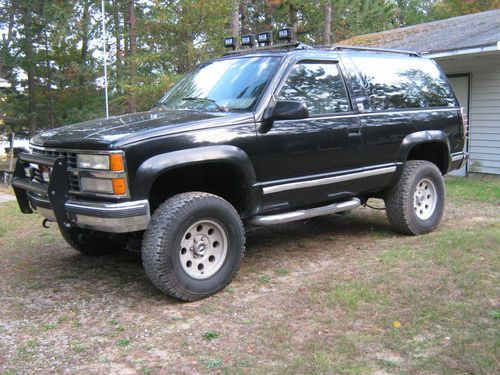 92 black full size blazer. no rust lifted 4x4