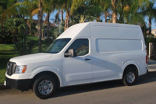 2012 nissan nv s