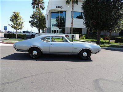 1969 olds oldsmobile 442 sport coupe restored / hurst 4 speed manual bench seat