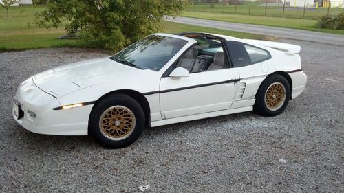 1988 pontiac fiero gt /w t-tops