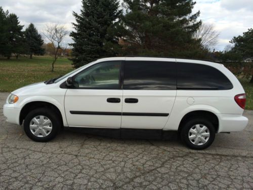 Wheelchair van accessible 2007 dodge grand caravan