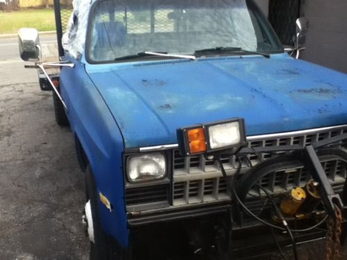 1981 chevy gmc reg cab 4x4 dually 12ft flatbed 3 spd w/ meyer plow setup runs