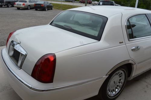 2002 Lincoln Town Car Cartier L Sedan 4-Door 4.6L, US $9,900.00, image 5