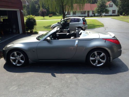 2006 nissan 350z grand touring convertible 2-door 3.5l