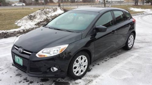 2012 ford focus se hatchback