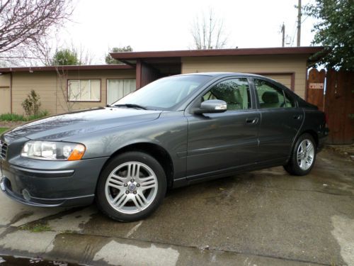 2007 volvo s60 2.5t sedan 4-door 2.5l  --no reserve auction